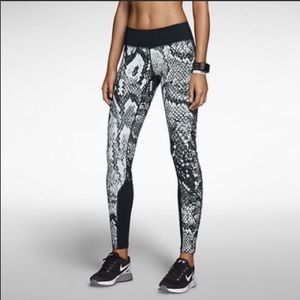 Nike Epic Lux Snakeskin Print Leggings
